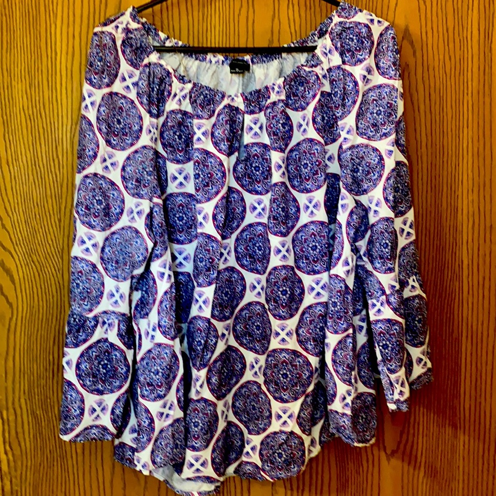 Sz XL bell sleeved blouse